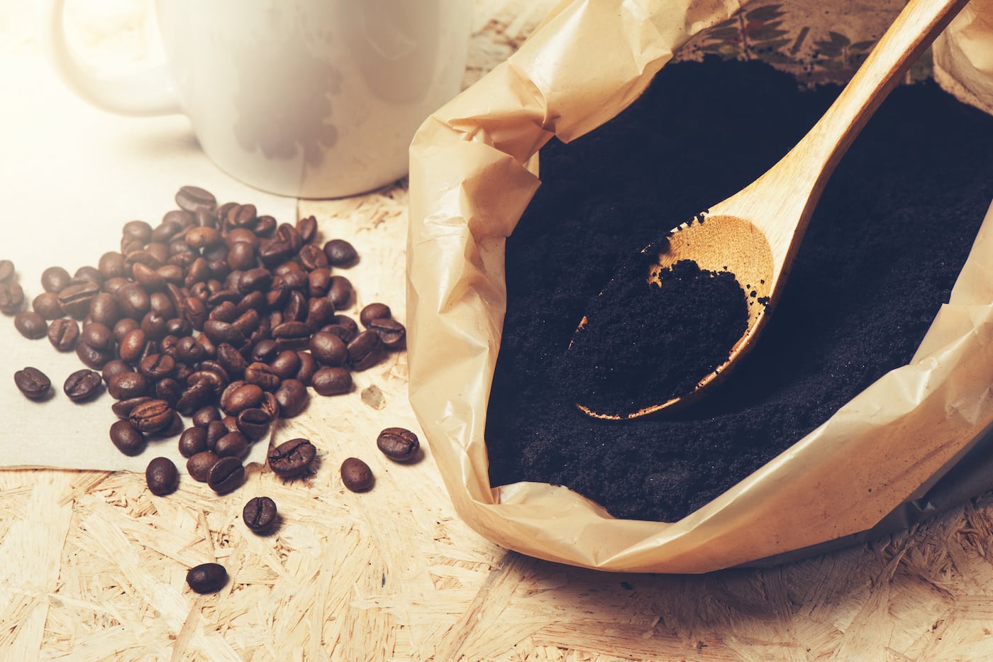keep coffee grounds fresh with reclosable packaging